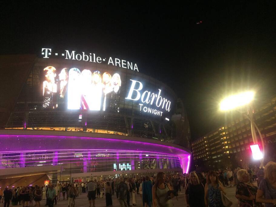 Weekend In Vegas - One Bedroom Next To Sphere! Apartment *